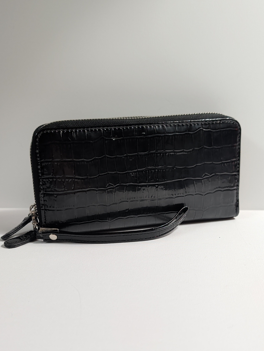 NWOT Black Croc-Embossed Zip-Around Wristlet Wallet